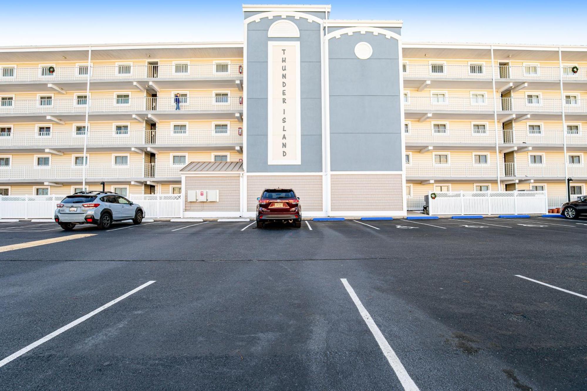 Thunder Island Condos II Ошен Сити Номер фото